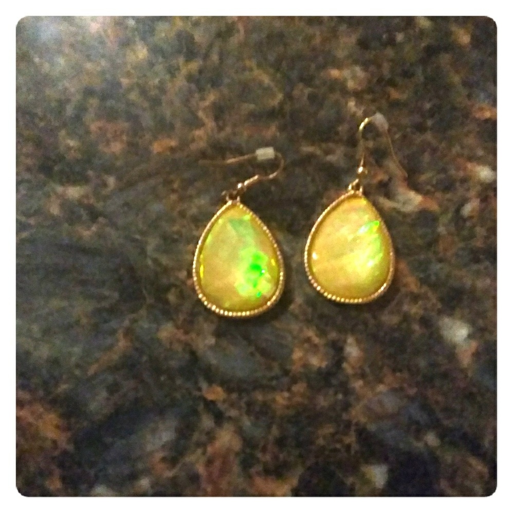 Shiny iridescent teardrop earrings